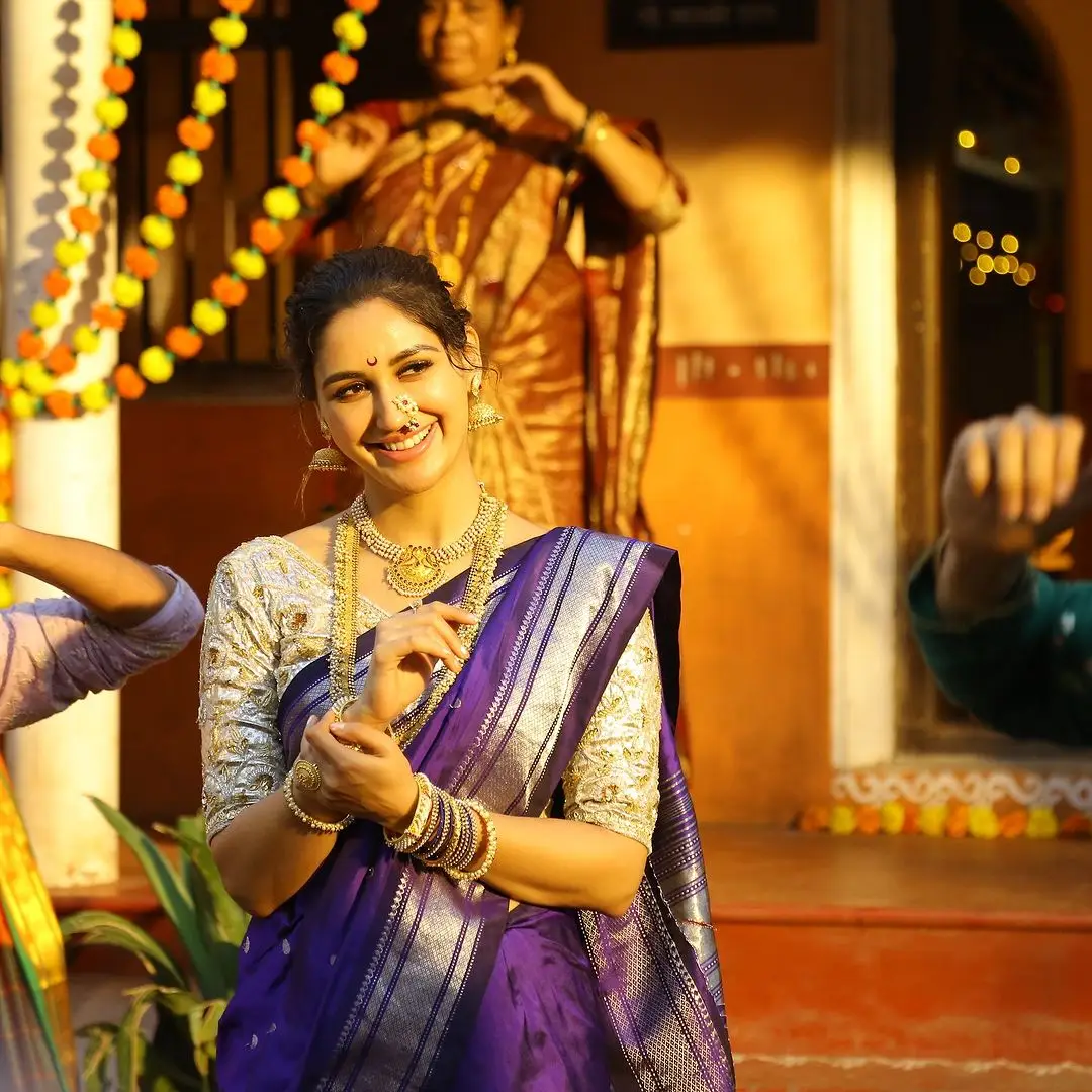 Actress Nikita Dutta in Beautiful Jewellery Traditional Blue Saree